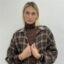 camicia asimmetrica con applicazione sul colletto asymmetric